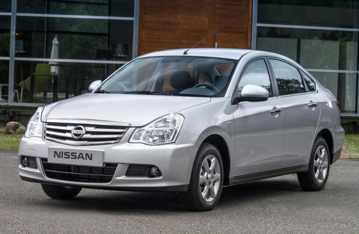 Nissan Almera 2013 fotografija