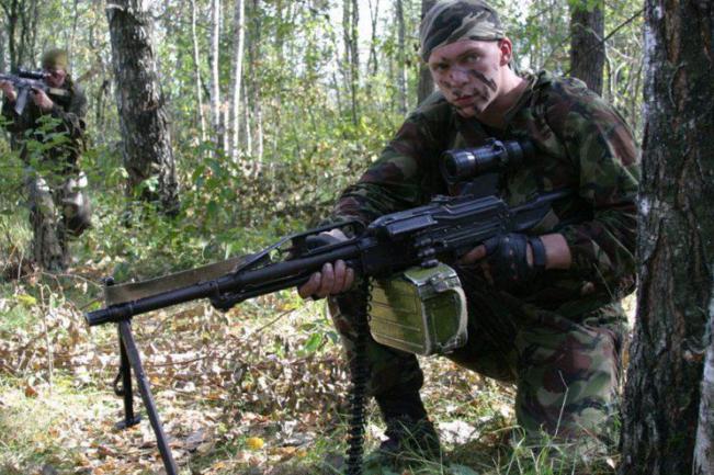 PC strojnica. Moderna oružja. Kalashnikov strojnica