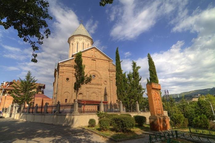 Simbol moći je Longinova koplja. Tko je to vlasnik?