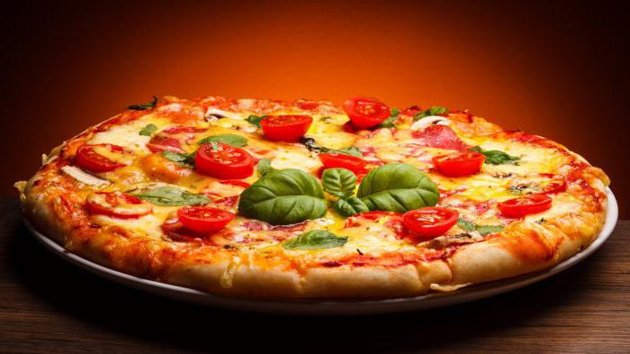 pizza s rajčicama i sirom