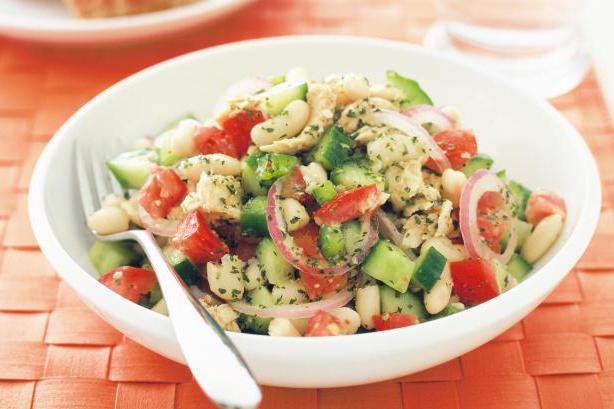 Salad recept od blago slanog lososa: tajne za kuhanje, preporuke