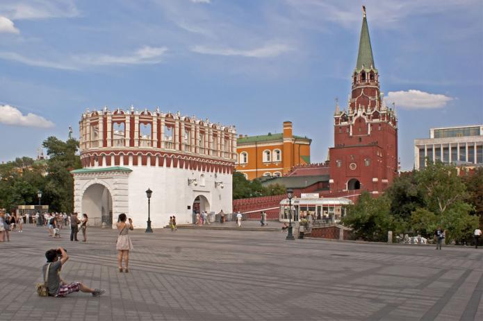 Borovitskaya toranj Moskovskog Kremlja: povijest. Kako doći do tornja?