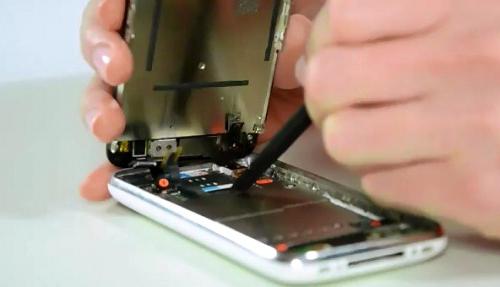 Zamijenite iPhone 4 baterije vlastitim rukama. Ili nemojte riskirati?